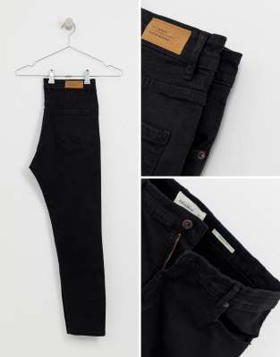 black carrot jeans