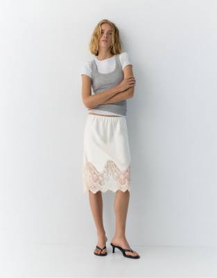 Pull & Bear - Jupe mi-longue à détails façon lingerie - Beige-Neutral