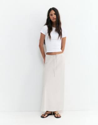 Pull & Bear - Jupe mi-longue en satin - Beige-Neutral L