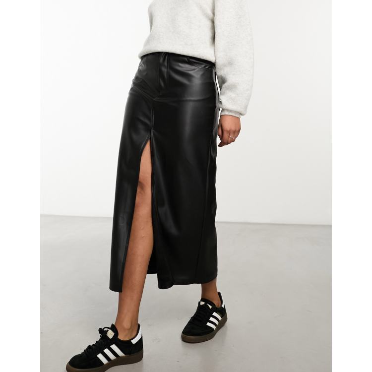 Pull Bear Jupe mi longue fendue devant imitation cuir Noir ASOS