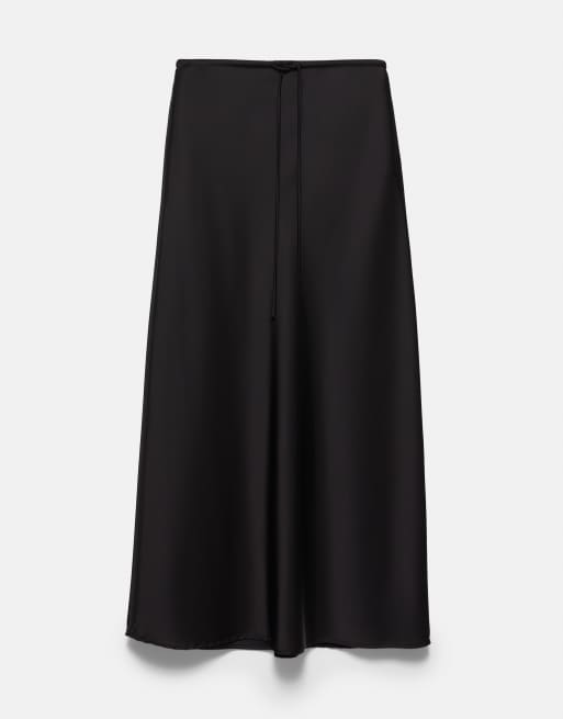 Pull&Bear jupe midi en satin noire à cordon de serrage, 6 de 7