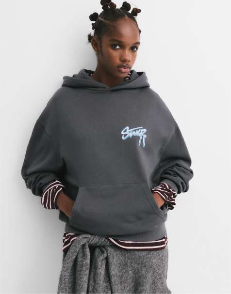 Pull&Bear – Kapuzenpullover in Grau mit „STWD“-Schleifen-Print - view 1