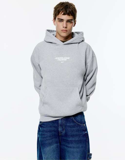 Pull&Bear – Kapuzenpullover in meliertem Grau mit „STWD“-Apfel-Print