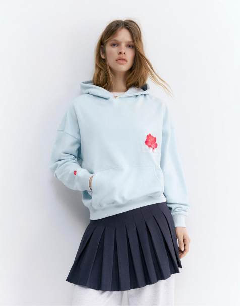 Pull&Bear – Kapuzenpullover in verblasstem Blau mit Blumen-Print - view 1