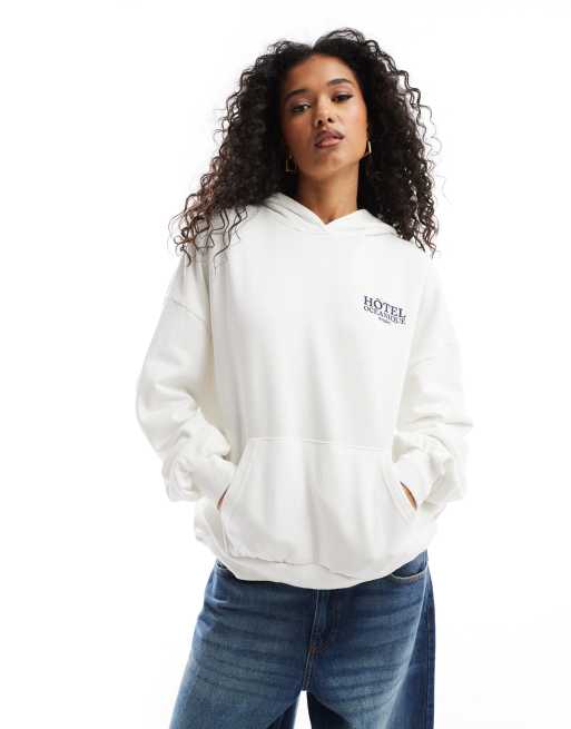 Pull&Bear – Kapuzenpullover in Weiß mit „Biarritz“-Print