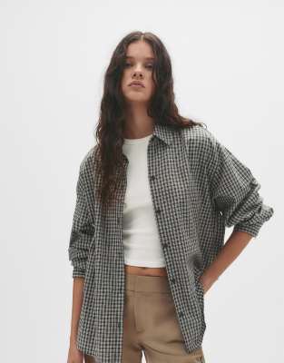 Pull & Bear - Karierte Hemdbluse in Flaschengrün