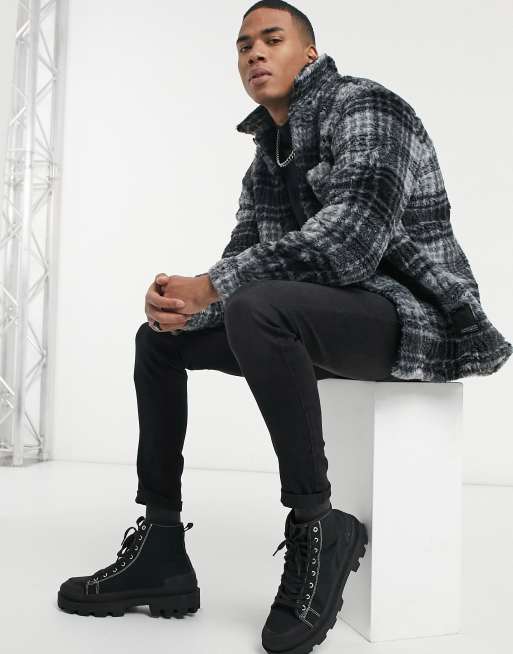 Pull&Bear – Karierte Hemdjacke in Schwarz ASOS