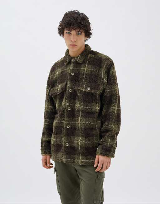 Pull&Bear – Karierte Jacke aus Teddyfell in Khaki