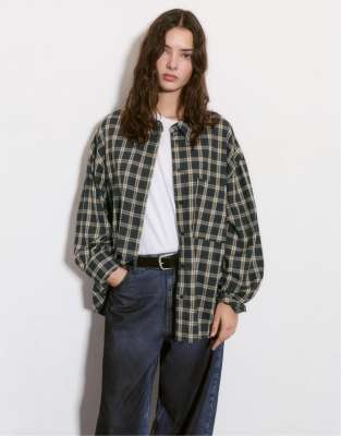 Pull & Bear - Kariertes Oversize-Hemd in Grau