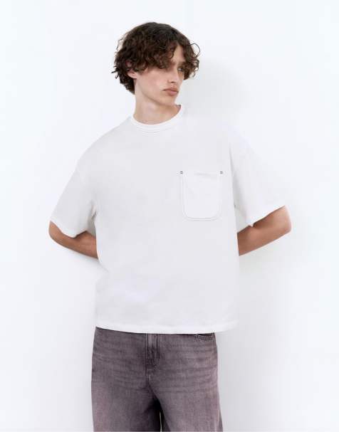 Pull&Bear – Kastiges T-Shirt in Wollweiß mit Tasche - view 1