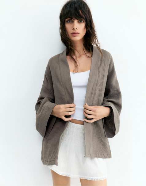 Pull&Bear – Kimono aus Kreppstoff in dunklem Khaki - view 1