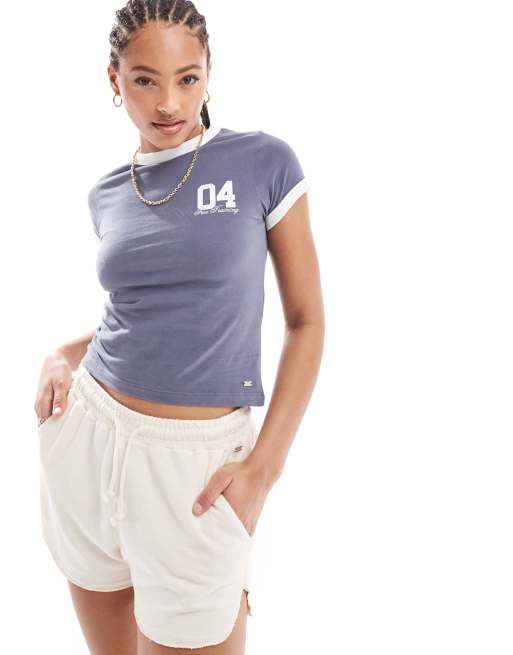 Pull&Bear – Knapp geschnittenes T-Shirt in Marineblau mit sportlichem Grafikprint