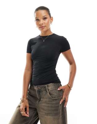 Pull & Bear - Knappes T-Shirt aus schwarzem Polyamid