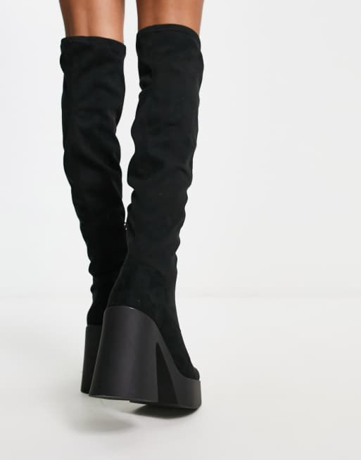 Pull&Bear – Kniehohe Wildleder-Stiefel in Schwarz mit Absatz und