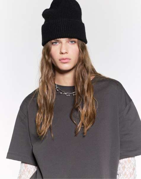 Pull&Bear Knit beanie in black - view 1