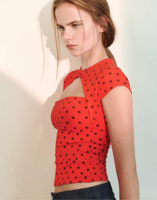 Pull&Bear Knotted neckline t-shirt in red, 4 of 7