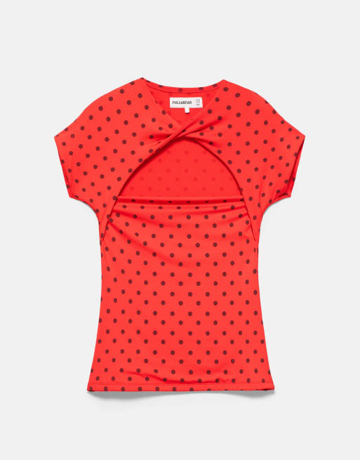 Pull&Bear Knotted neckline t-shirt in red, 5 of 7