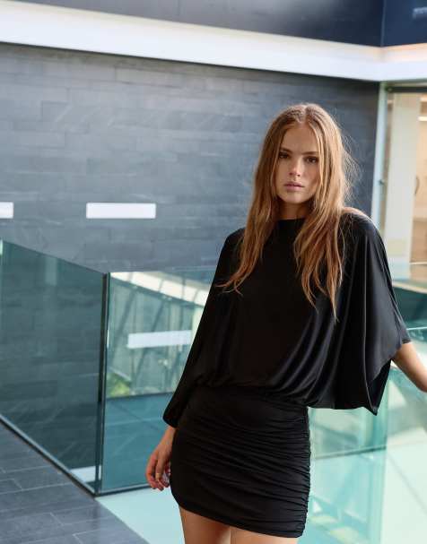 Pull&Bear kort kjole med draperet ryg i sort - view 1
