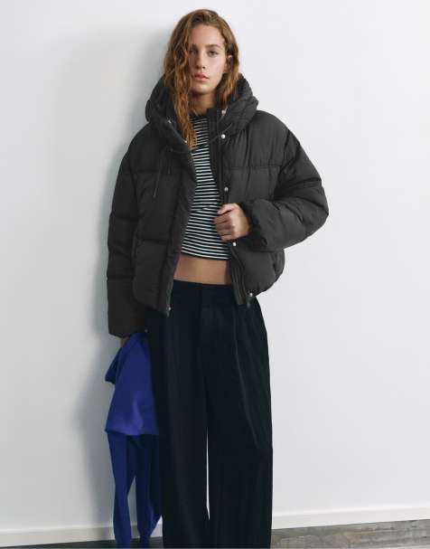 Pull&Bear kort pufferjacka med huva i svart - view 1