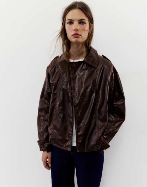 Pull&Bear kort trenchcoat i läderimitation i chokladbrun - view 1