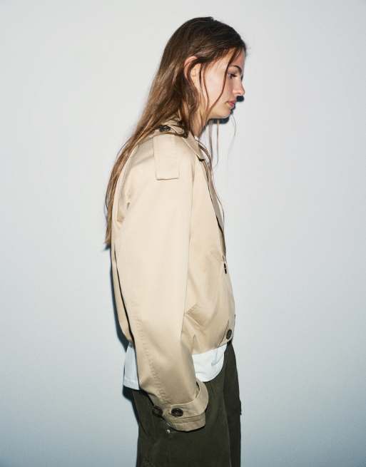 Pull&Bear kort trenchcoat med ballonpasform i sand, 5 af 7