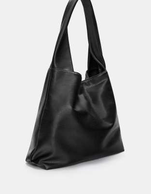 Pull & Bear - Kunstleder-Shopper in Schwarz