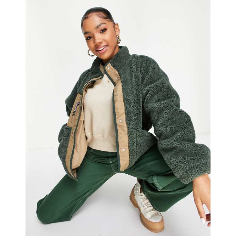 Pull&Bear – Kurtka z misia w kolorze khaki | ASOS