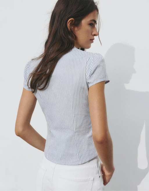 Pull&Bear – Kurzärmlige Hemdbluse in Blau/Weiß mit Raffung, 2 von 4