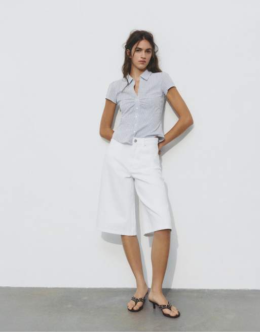 Pull&Bear – Kurzärmlige Hemdbluse in Blau/Weiß mit Raffung, 4 von 4