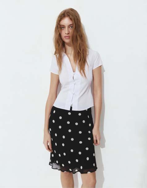 Pull&Bear – Kurzärmlige Hemdbluse in Weiß mit Knebelknöpfen - view 1