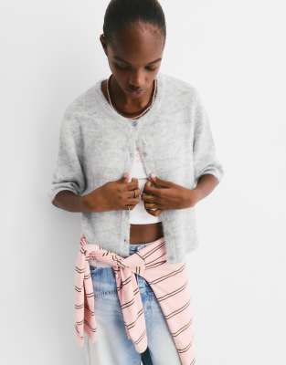 Pull & Bear - Kurzärmlige Strickjacke in meliertem Grau