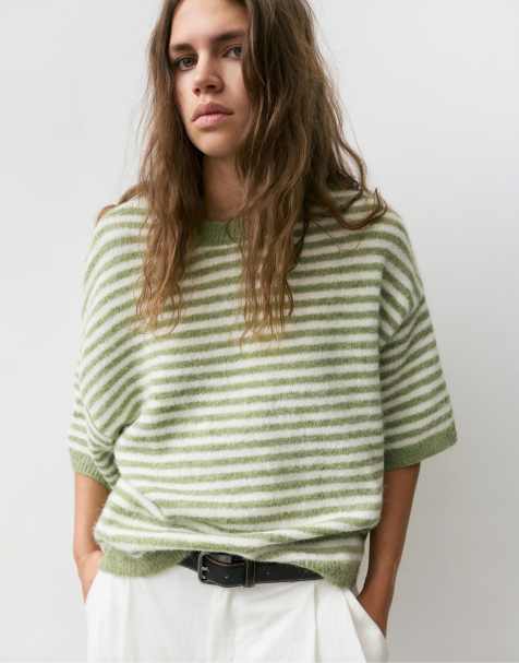 Pull&Bear – Kurzärmliger Pullover in Olivgrün mit Streifen - view 1
