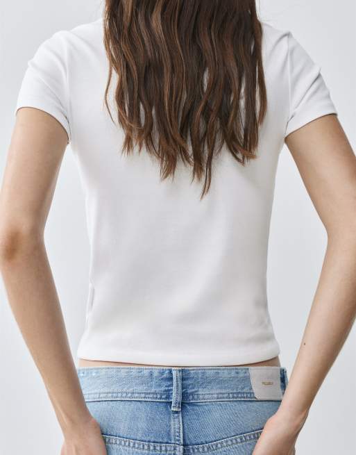 Pull&Bear – Kurzärmliges, figurbetontes T-Shirt in Weiß, 2 von 7