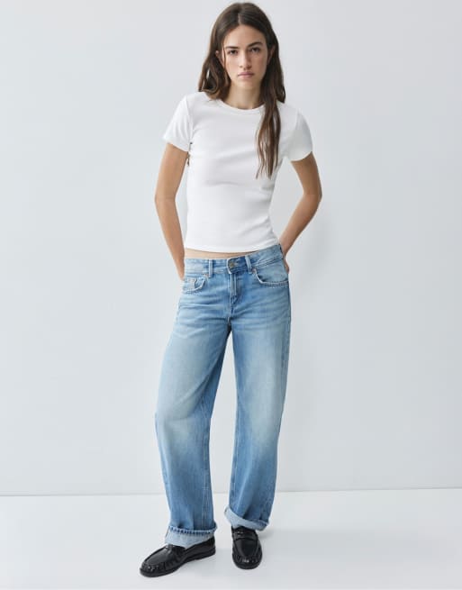 Pull&Bear – Kurzärmliges, figurbetontes T-Shirt in Weiß, 4 von 7