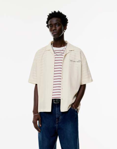 Pull&Bear – Kurzärmliges Hemd in Wollweiß mit Schriftzug - view 1