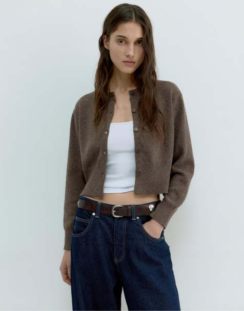 Pull&Bear – Kurze Strickjacke in Braun mit Knopfleiste - view 1