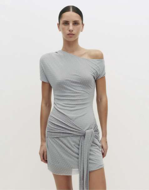 Pull&Bear – Kurzes Kleid in Grau mit Strassverzierung und Bindedetail - view 1