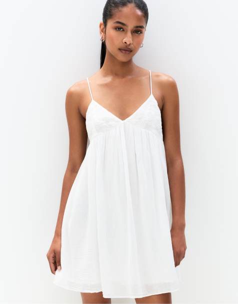 Pull&Bear – Kurzes Kleid in Weiß mit Stickerei - view 1