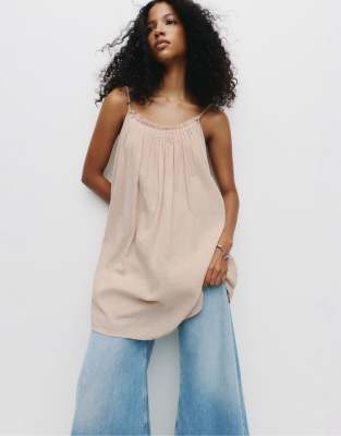 Pull & Bear - Kurzes, rustikales Kleid in blassem Rosa