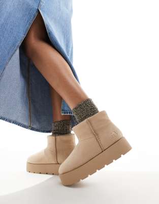 Pull & Bear - Kuschelige Ankle-Boots in Sand-Neutral