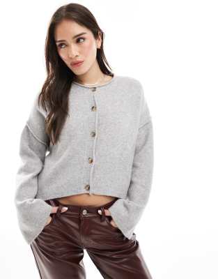 Pull & Bear - Kuschelige Strickjacke in Hellgrau