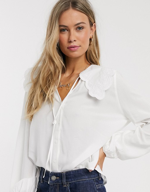 Pull&Bear lace collar blouse in white