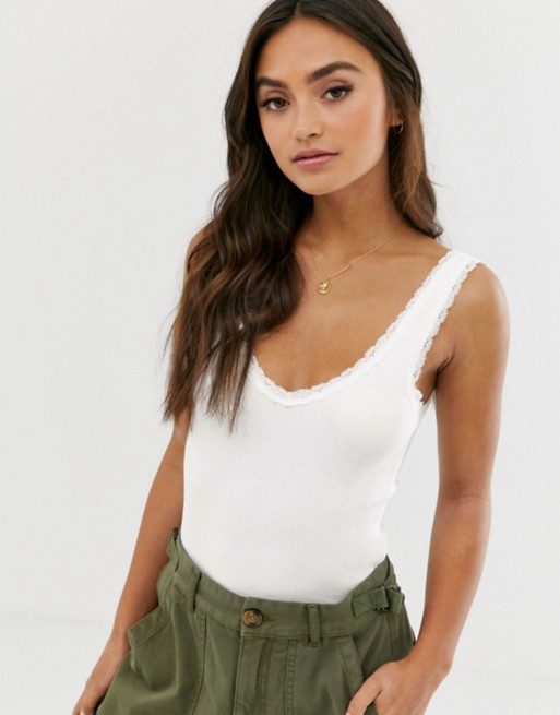 Pull&Bear lace edge vest in white