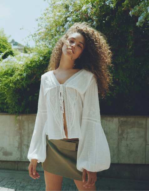 Pull&Bear Lace trim blouse in white - view 1