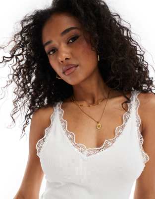 lace trim cami in white