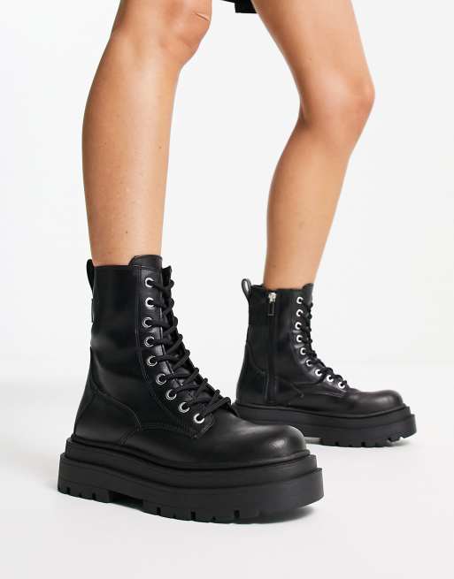 Pull&bear lace up 2025 boots in black