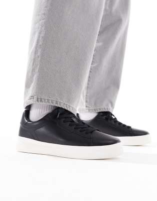 lace up contrast sole sneakers in black