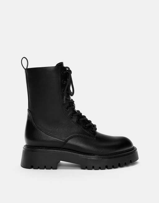 Pull&Bear Lace-up flat ankle boots in black, 2 of 4