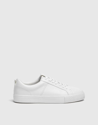 Pull&Bear lace up sneakers in white - ASOS Price Checker