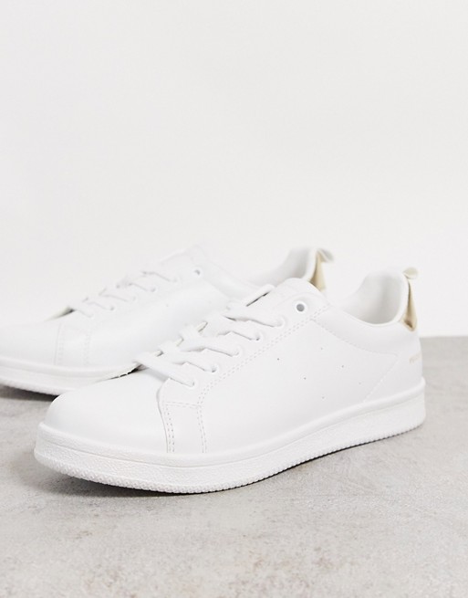 Pull&Bear lace-up trainers in white